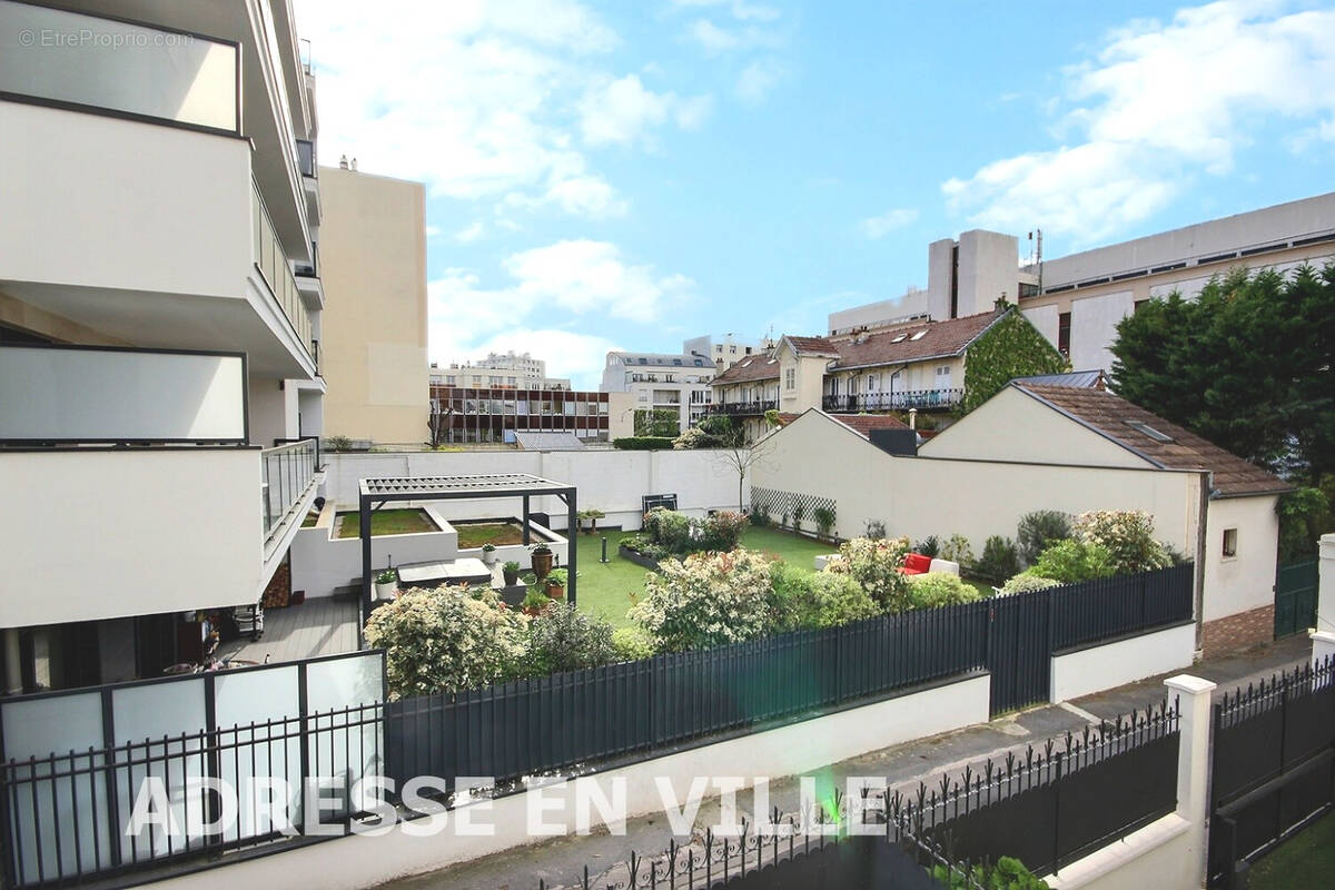 Appartement à COURBEVOIE