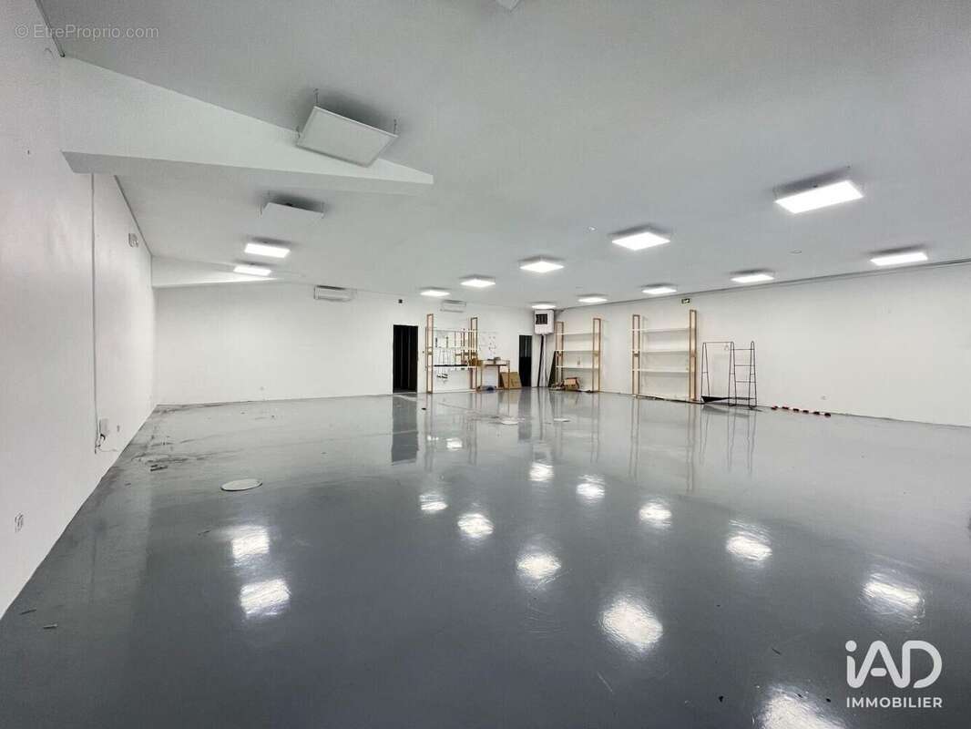 Photo 4 - Commerce à ECHIROLLES