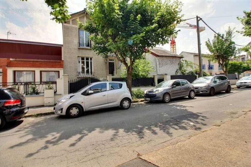 Maison à STAINS