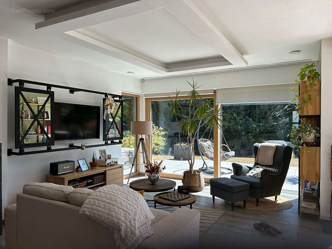 Maison de standing - GUILERS - 142.54 m2 - photo 3