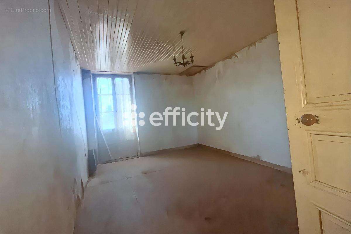 Maison 178 m² à Oradour  - photo 13