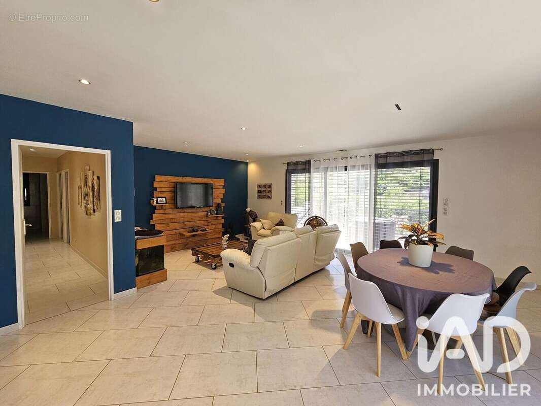 Maison 114 m² à Saint-Lager-Bressac  - photo 5