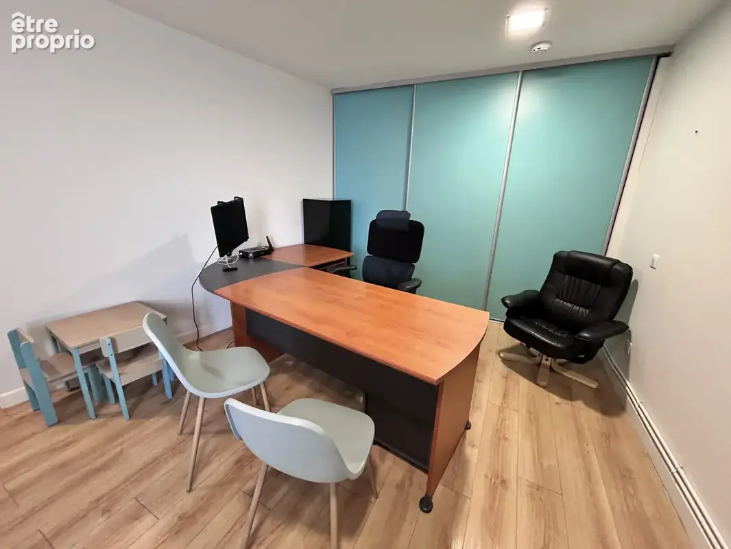 Local professionnel 85 m2 PMR   Bureaux aménagés   Secteur Louyat - photo 2