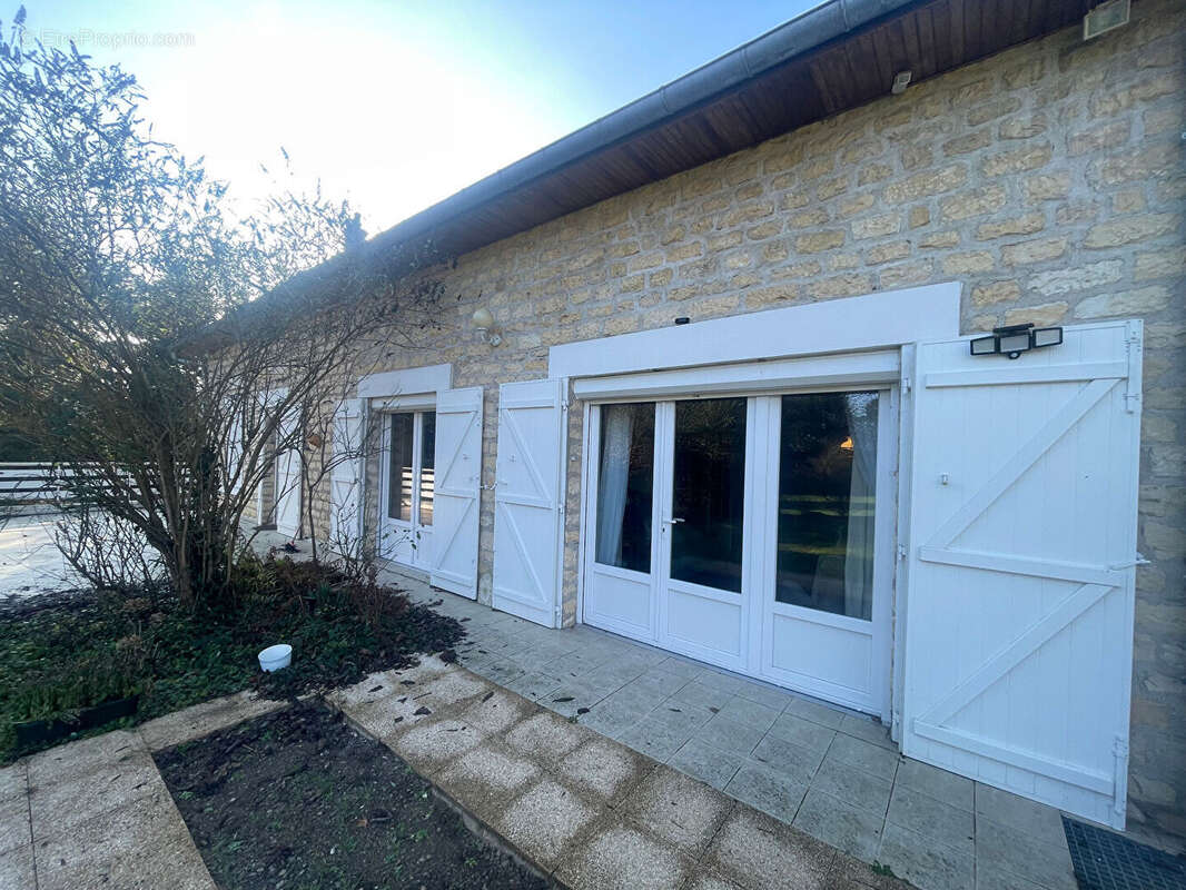 Maison à COULANGES-LES-NEVERS