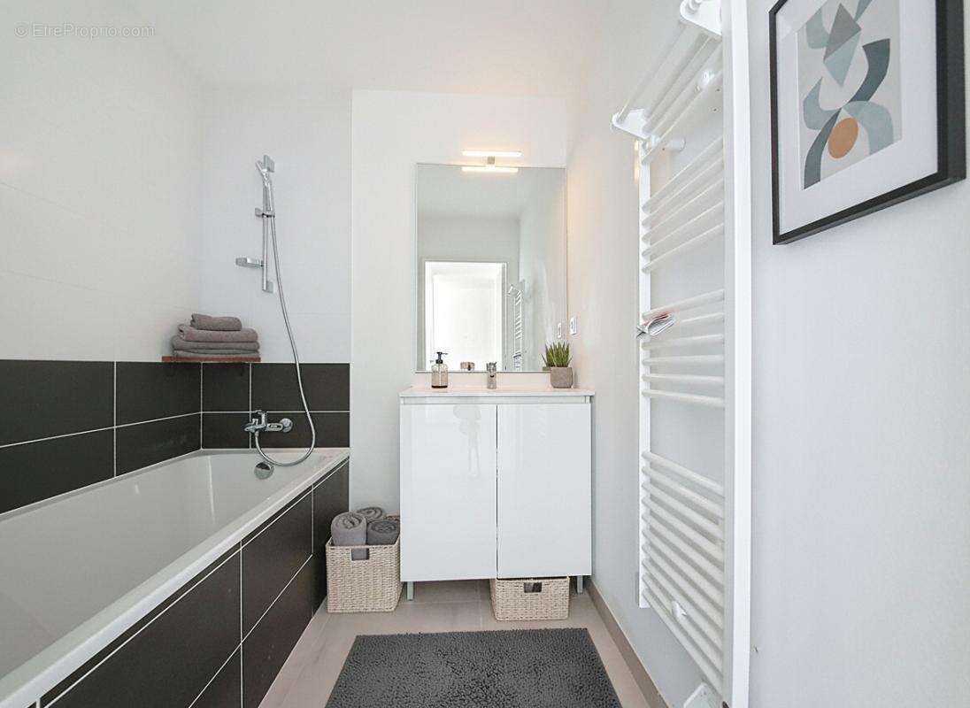 Appartement à VILLETTE-DE-VIENNE