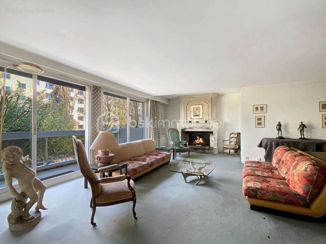 Appartement à VILLE-D'AVRAY