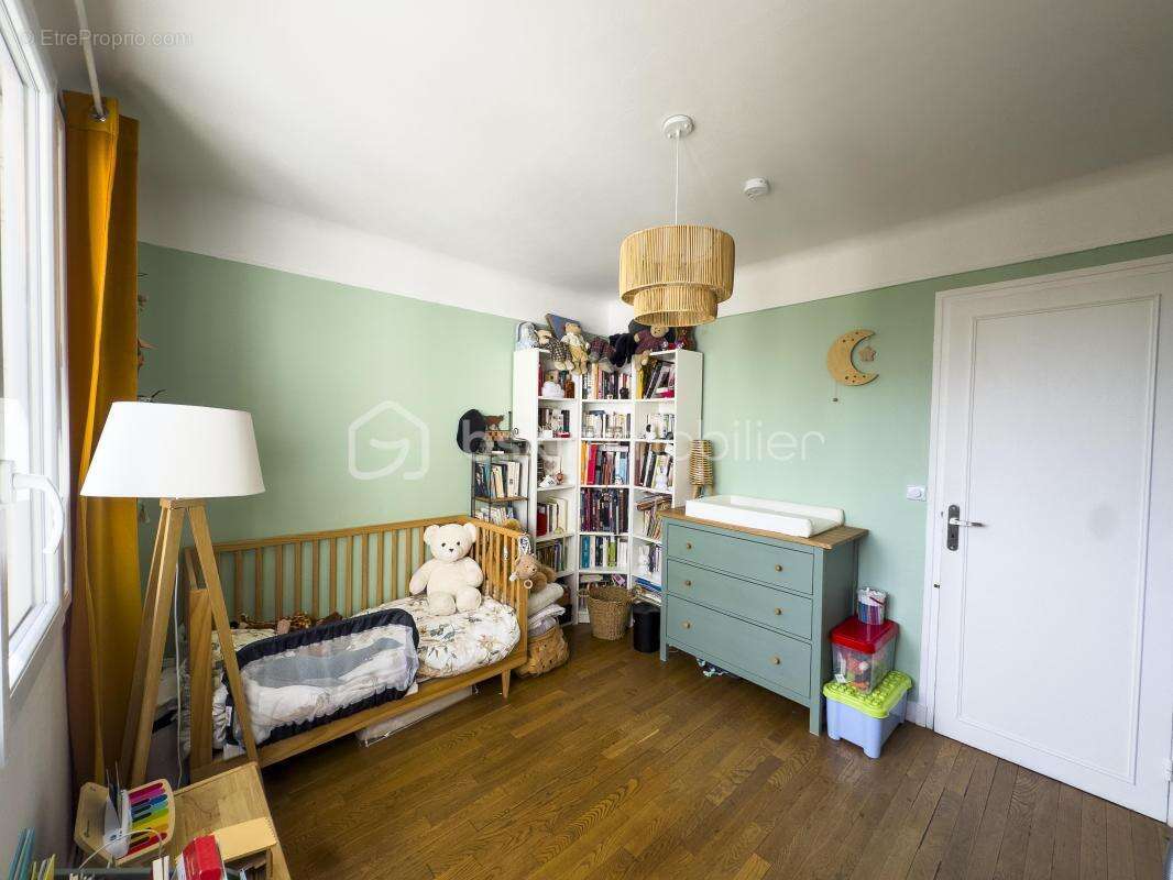 Appartement à CHARENTON-LE-PONT