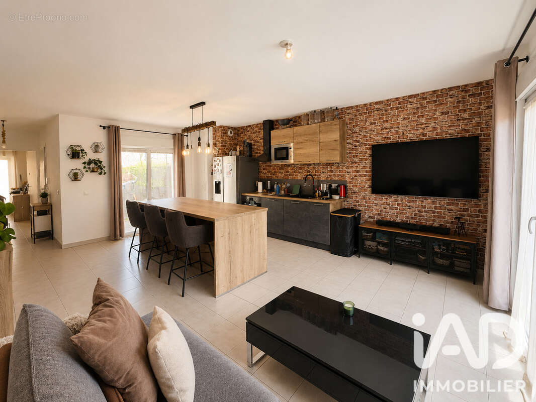 Photo 3