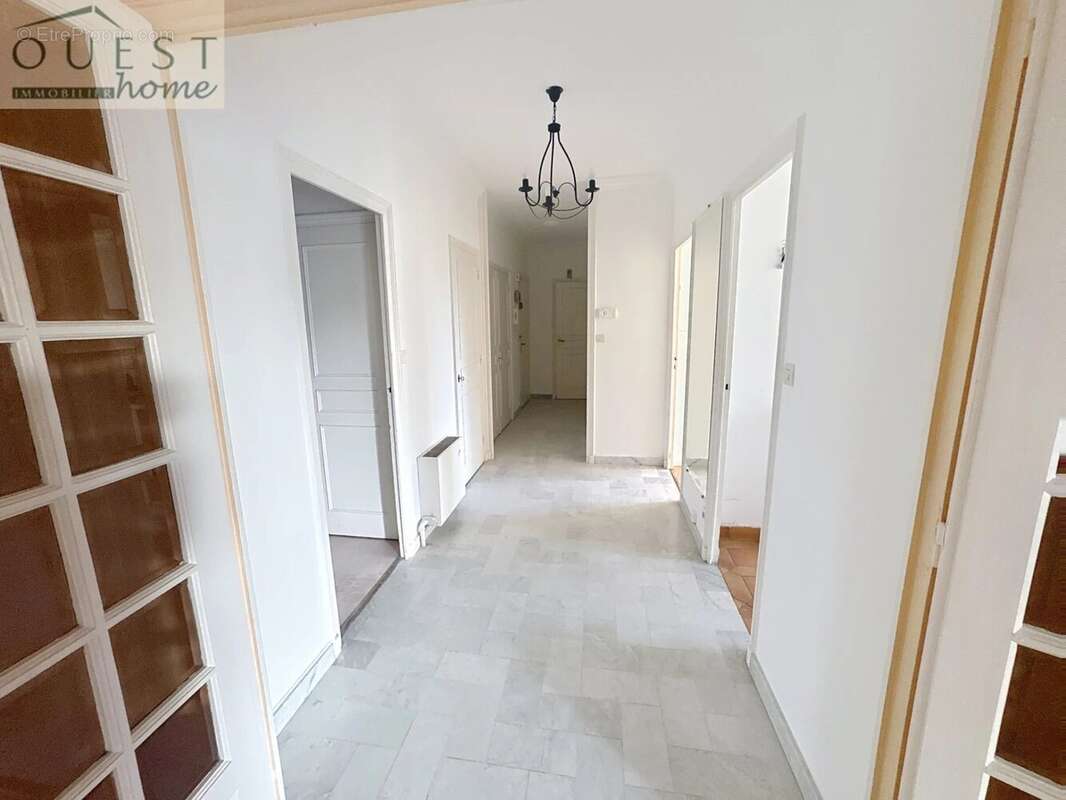 Appartement à CHARBONNIERES-LES-BAINS
