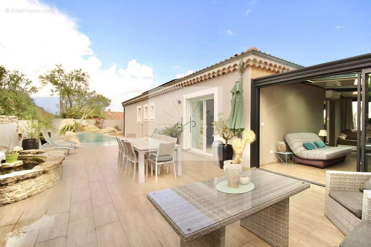 Maison à MONTELIMAR