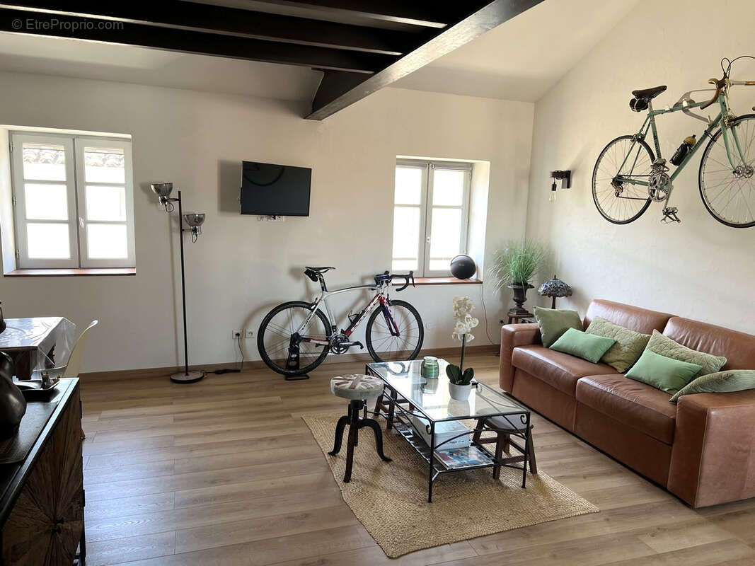 Appartement à VILLENEUVE-LES-AVIGNON