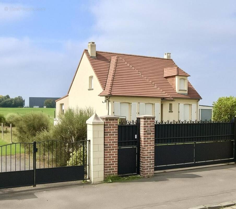 Photo 1 - Maison à NEUVILLE-SAINT-AMAND