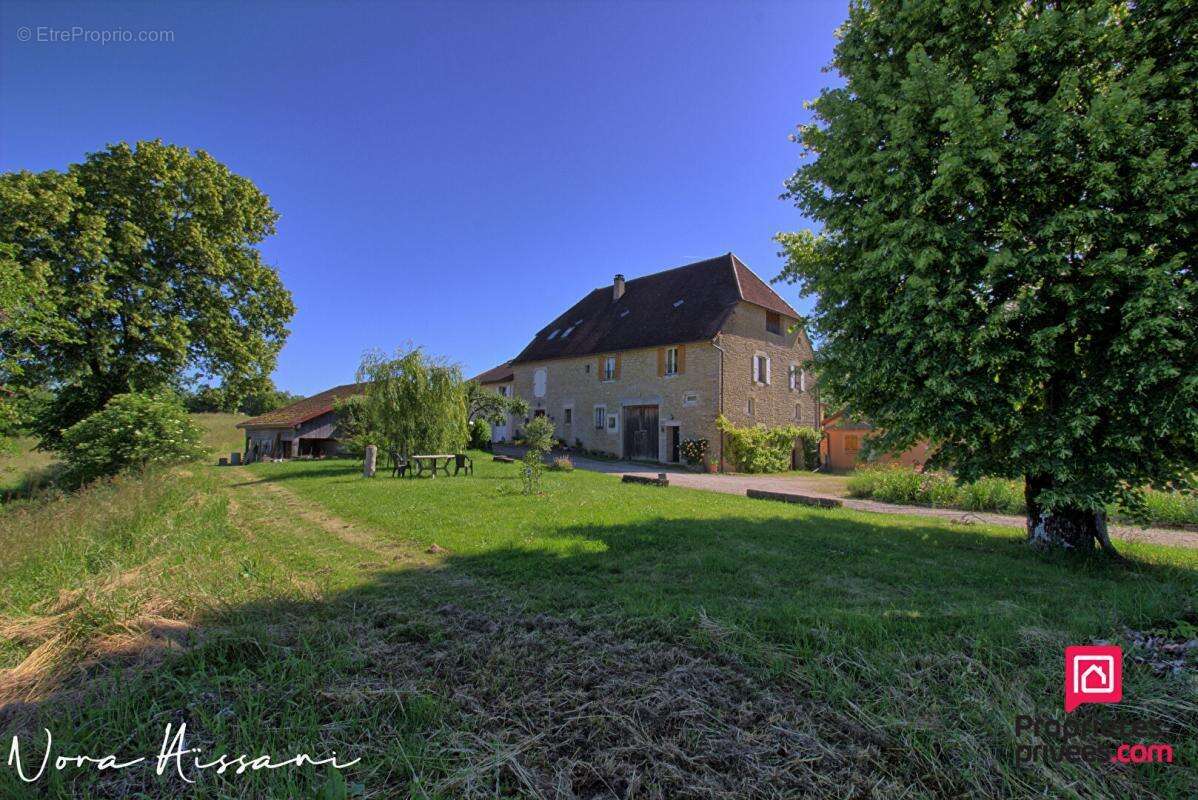 Maison à MONTMOROT