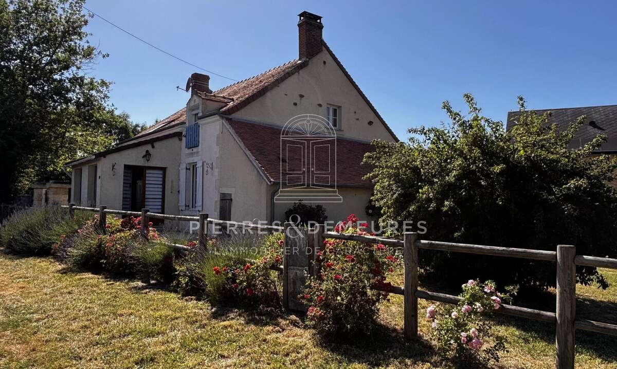 Fermette renovee avec dependances - photo 21