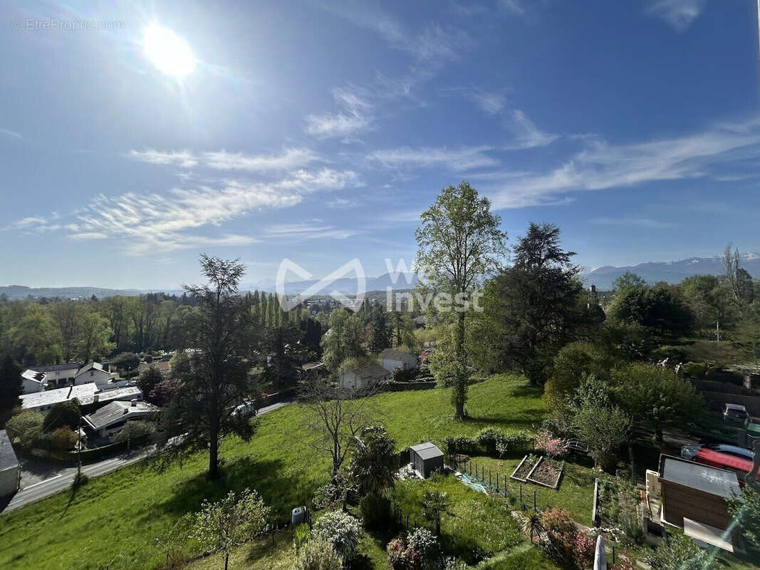 Appartement à NAY