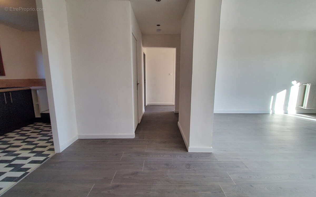 Appartement à CUERS