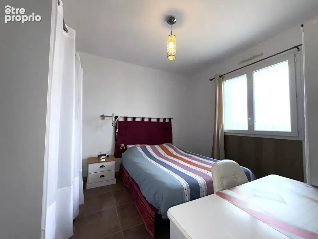 Maison mitoyenne par le garage récente et économe - photo 4