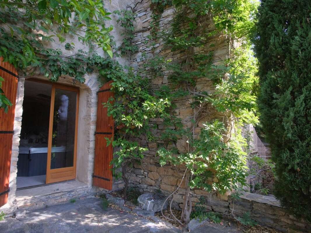 Maison à VIEUSSAN