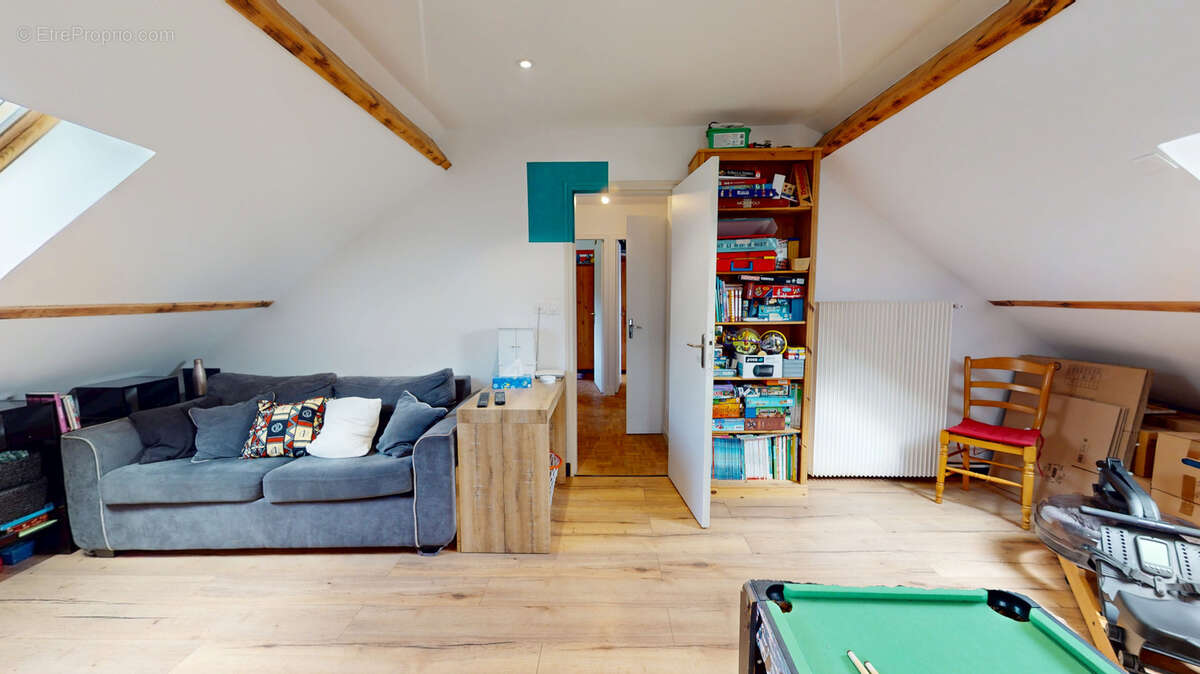 Maison à NEAUPHLE-LE-CHATEAU