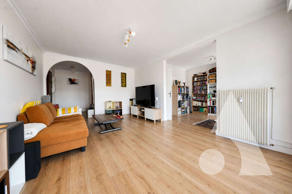 Appartement à CORBEIL-ESSONNES