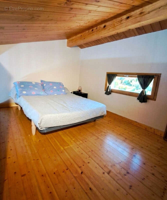 Maison à ORLIENAS