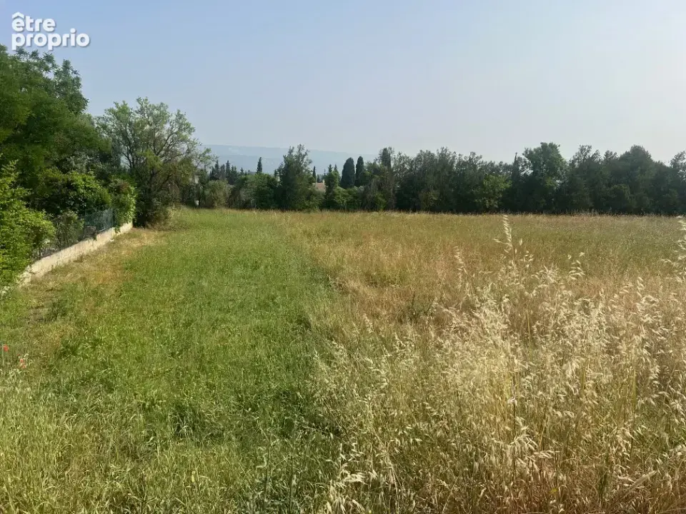 Photo Terrain à Alleins au prix de 185 000€