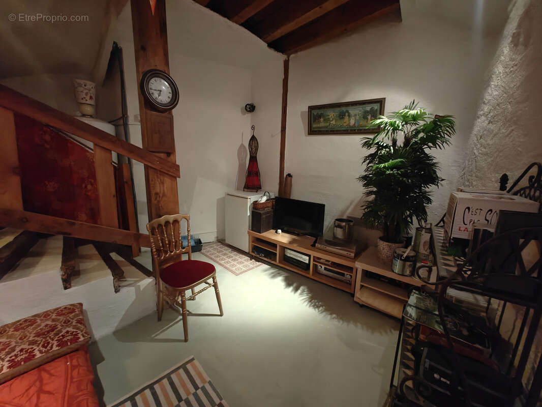 Appartement à ALAIGNE