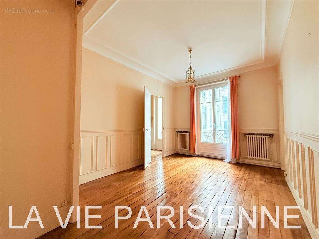 Appartement à PARIS-15E