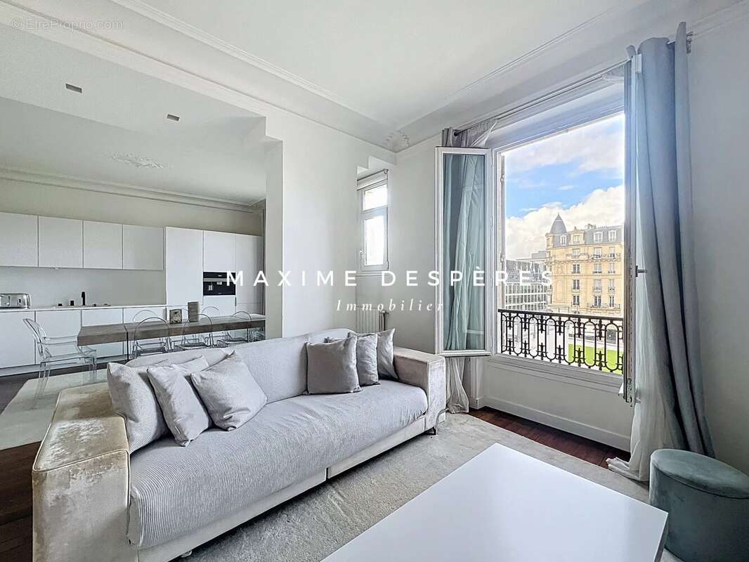 Appartement à NEUILLY-SUR-SEINE