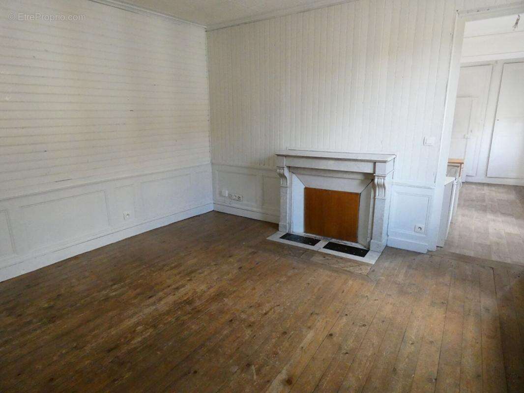 Appartement à IVRY-LA-BATAILLE