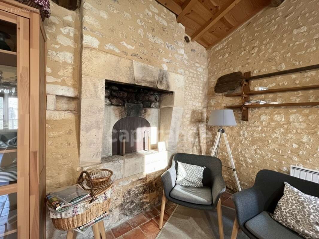 Domaine viticole avec activité touristique de 9,39 hectares - Vanzac (17) - photo 6