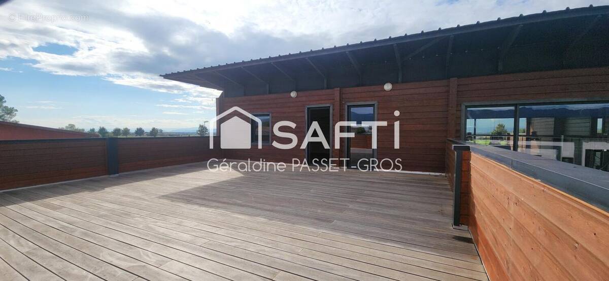 Photo 1 - Commerce à MONTELIER