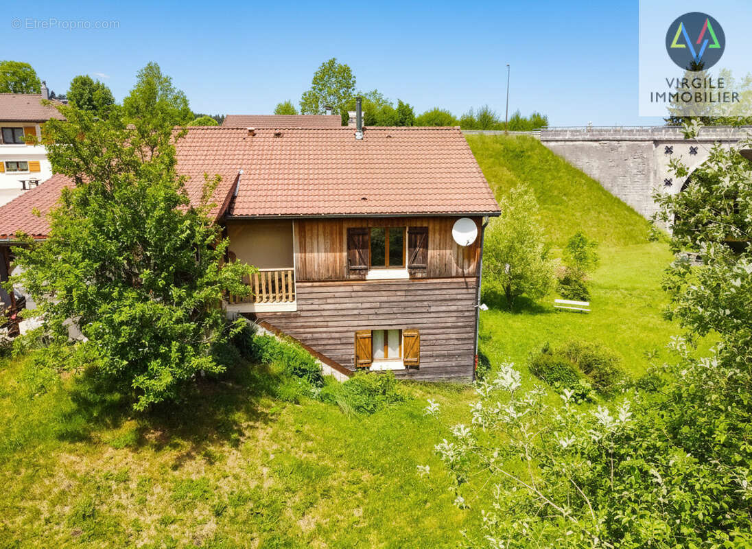 Maison avec terrasse, grand terrain, plage privative et fort potentiel à Rochejean - photo 20