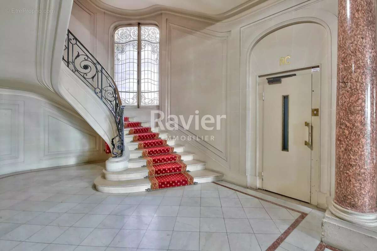 Appartement à PARIS-7E