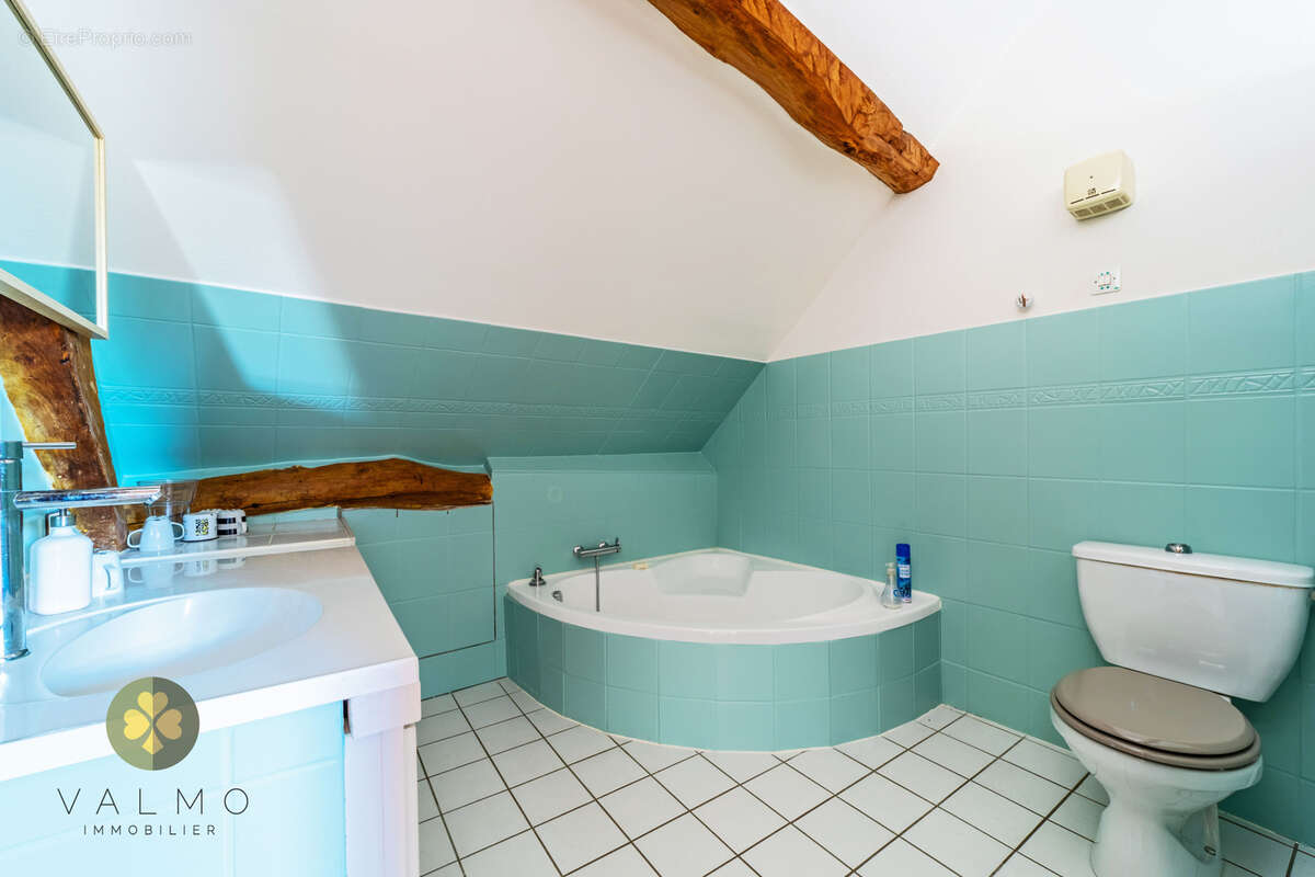 Maison à LA QUEUE-LES-YVELINES