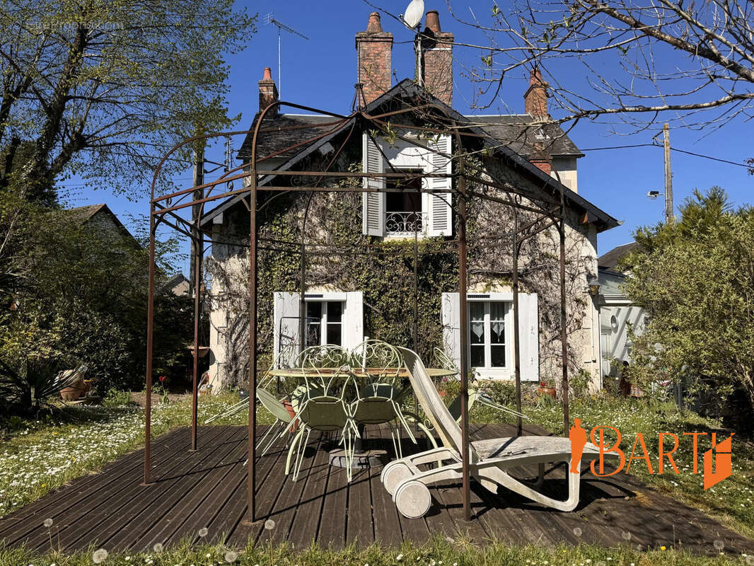 Maison à LA GUERCHE-SUR-L'AUBOIS