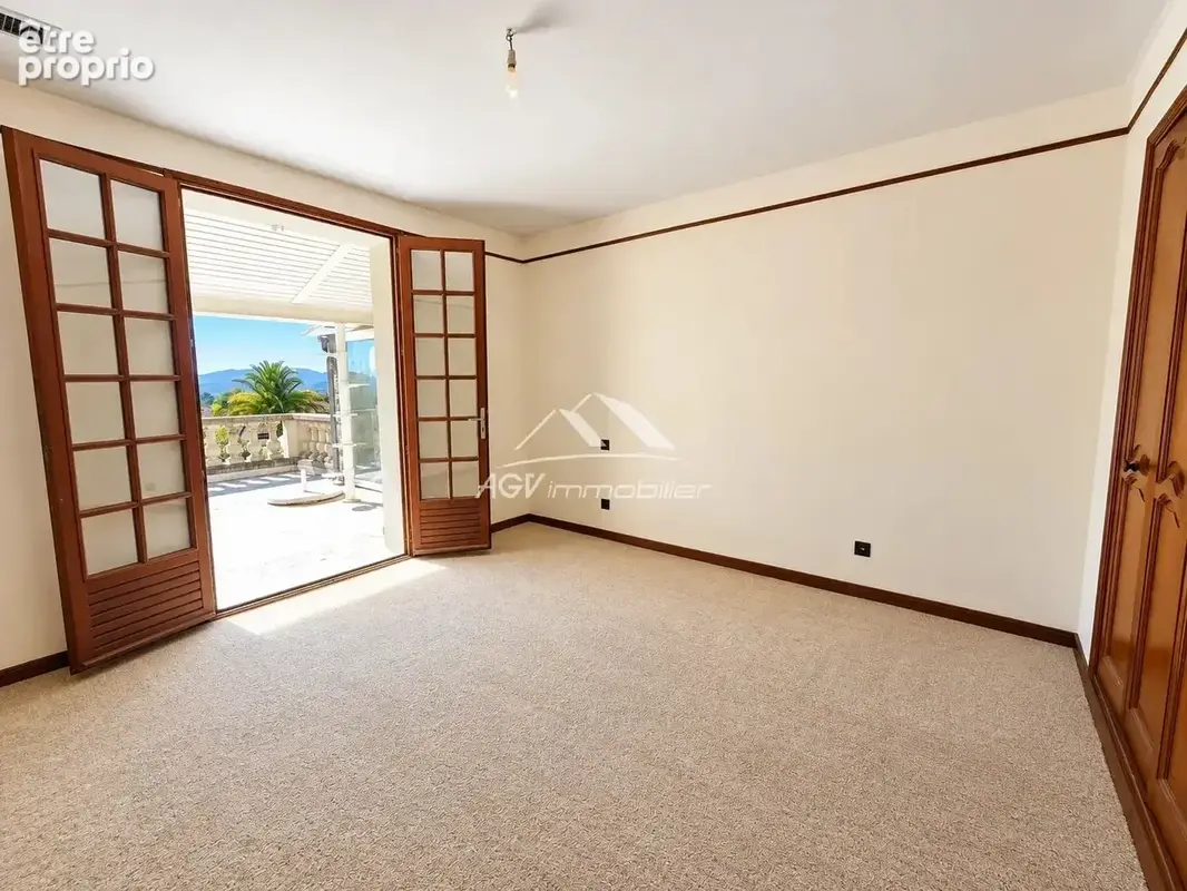 Rousson, propriété avec piscine, vue dégagée, vaste terrain clos de 4208 m², 150 m² habitable, 190 m² d'annexes - photo 15