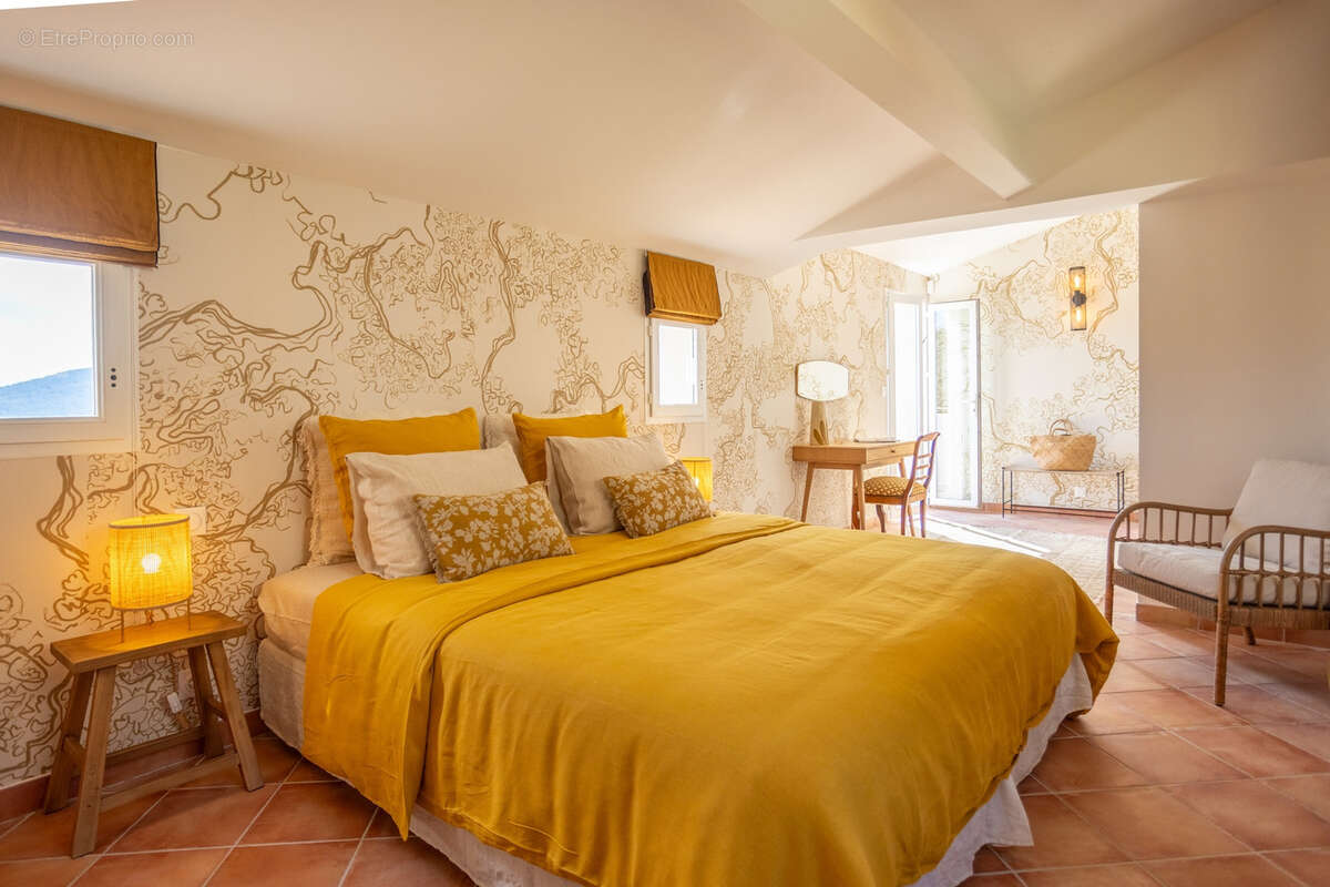 Maison à LA LONDE-LES-MAURES