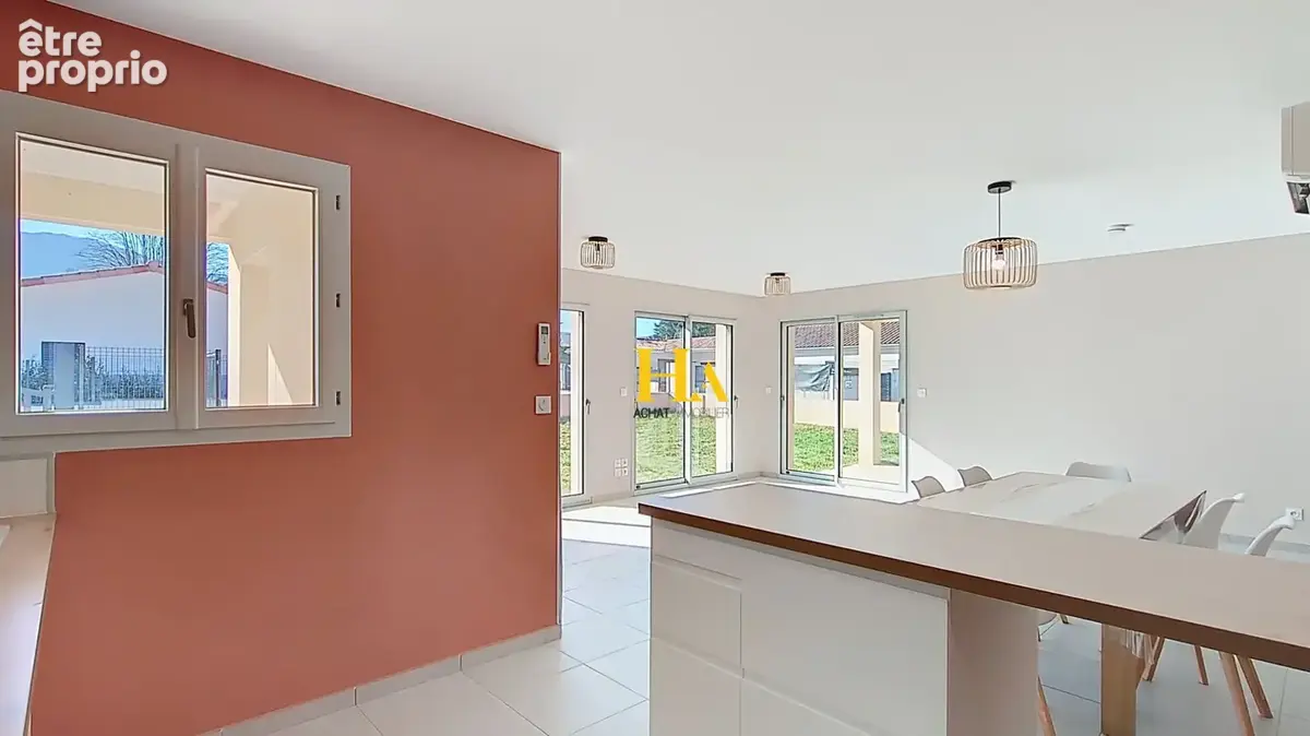 A vendre, Jaillans, maison de plain pied d'environ 94m², 3 chambres, garage et jardin. - photo 3