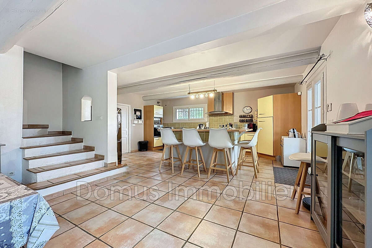 Maison à CHATEAUNEUF-DE-GADAGNE