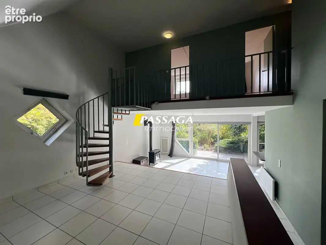 A VENDRE - Maison d'architecte avec terrain attenant - GAGES - photo 10