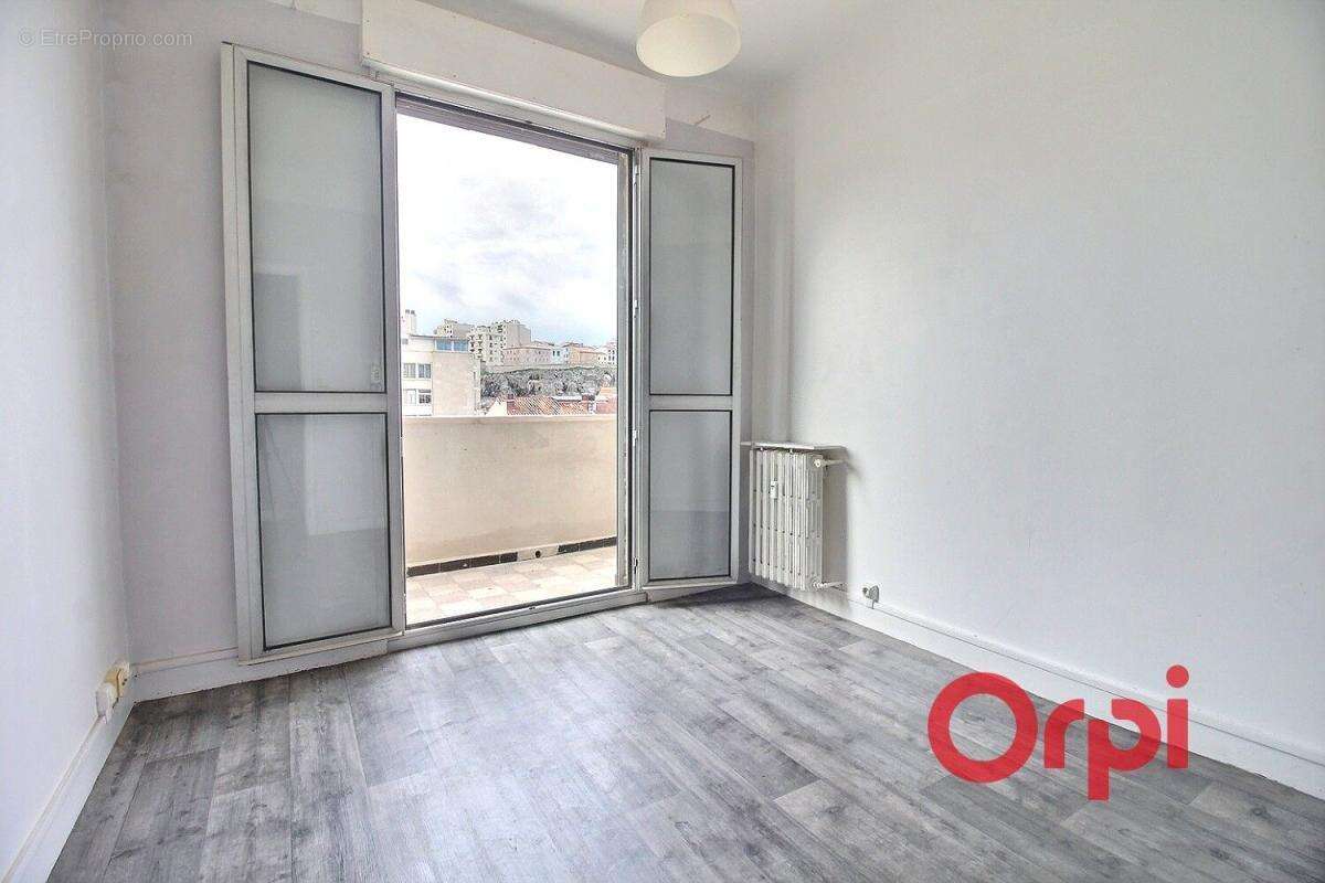 Appartement à MARSEILLE-7E