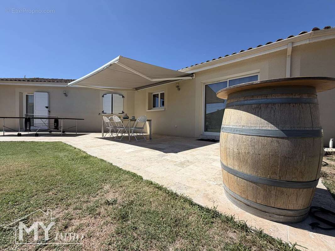 LE FLEIX : Maison de 2011 avec double garage et jardin - photo 14