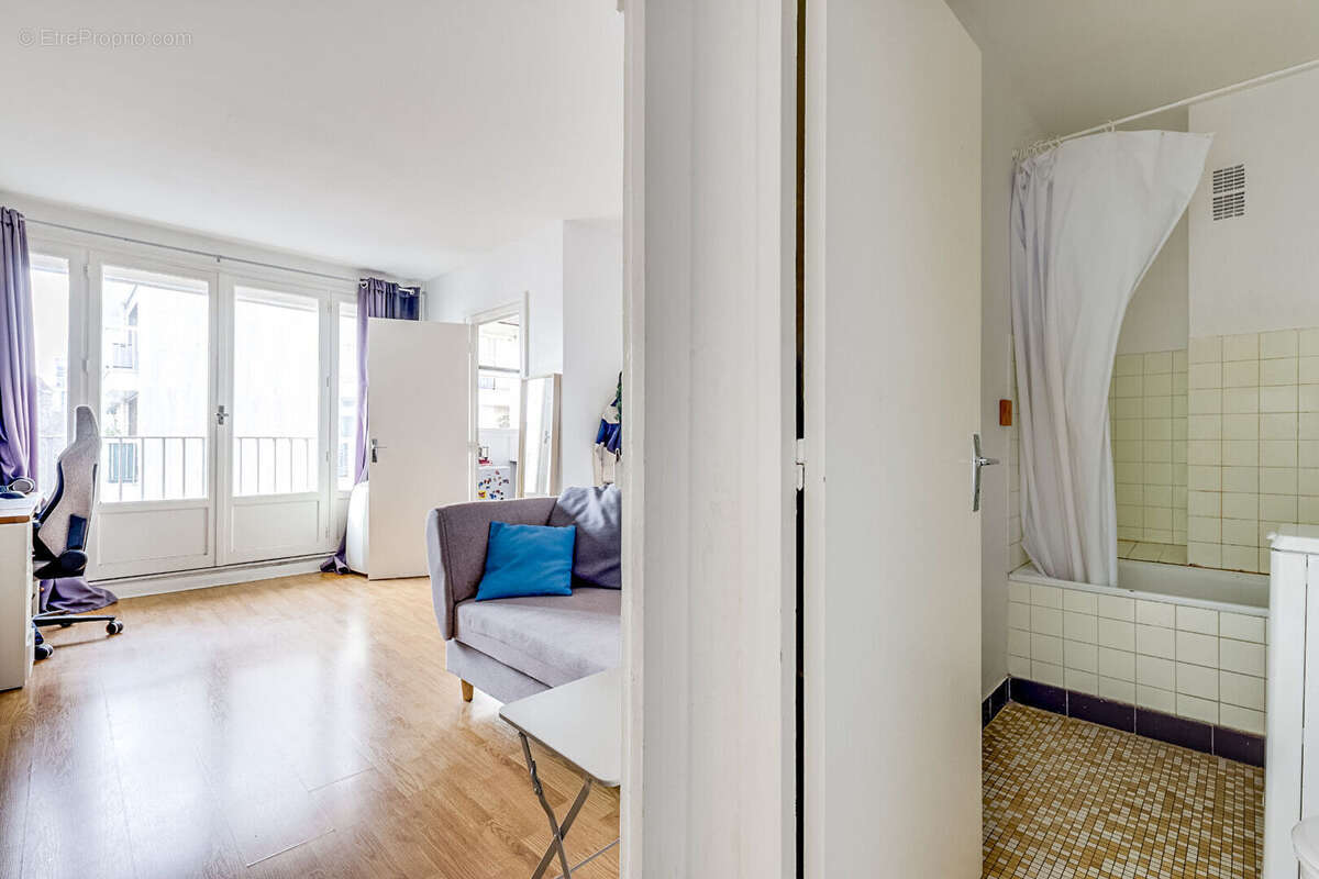Appartement à PARIS-14E