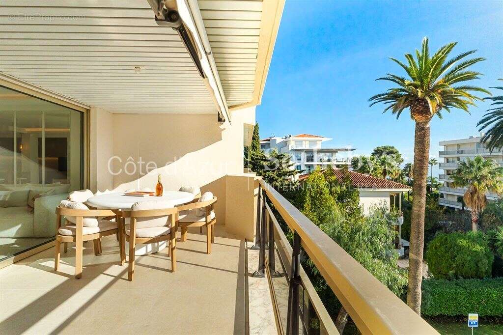 Cannes Palm Beach appartement 4 pièces de 101 m² rénové avec terrasse et vue mer - photo 8
