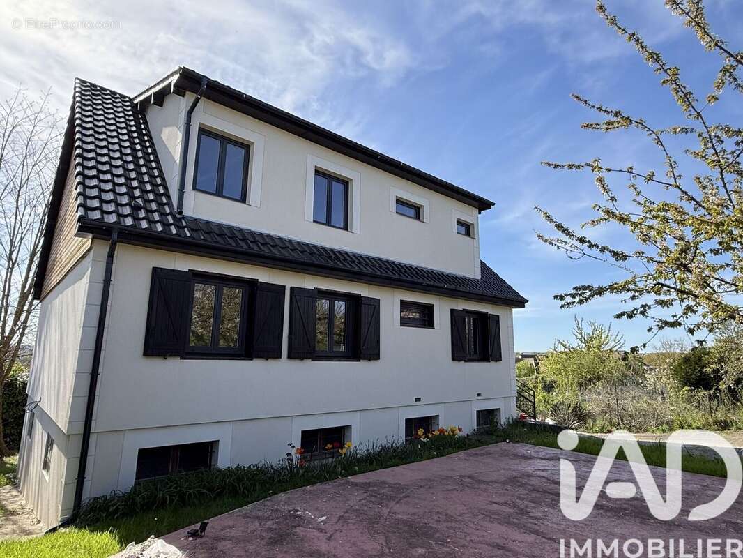 Photo 2 - Maison à CORBEIL-ESSONNES