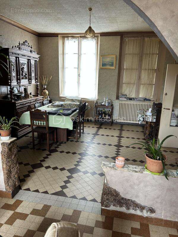 Maison à VILLEBAROU