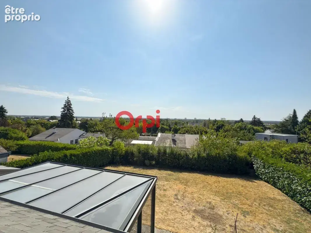  Le charme du centre-ville, l'espace en plus : votre futur cocon à Beaugency  - photo 20