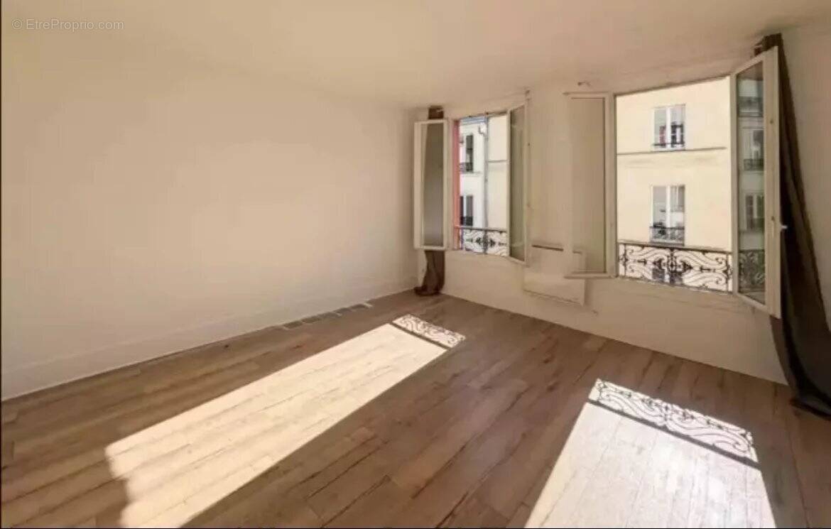 Appartement à PARIS-14E
