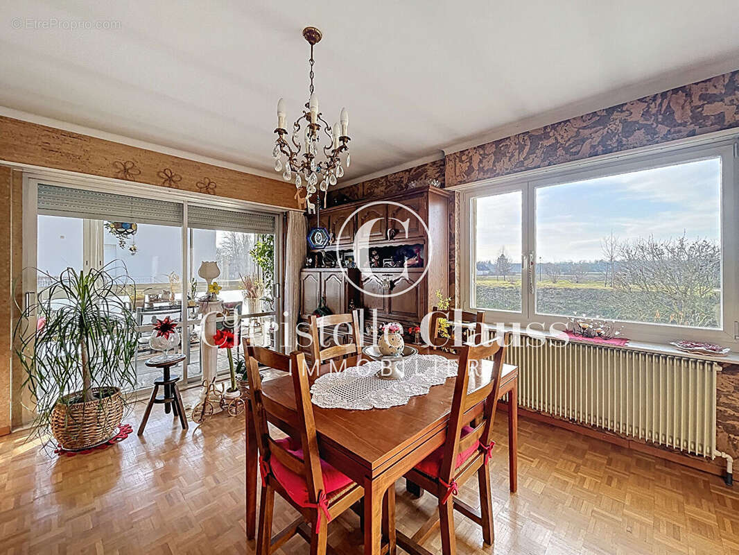 Maison à VILLAGE-NEUF